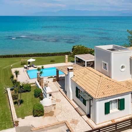 Beachfront Villa Victoras - With Private Beach 斯达林 外观 照片