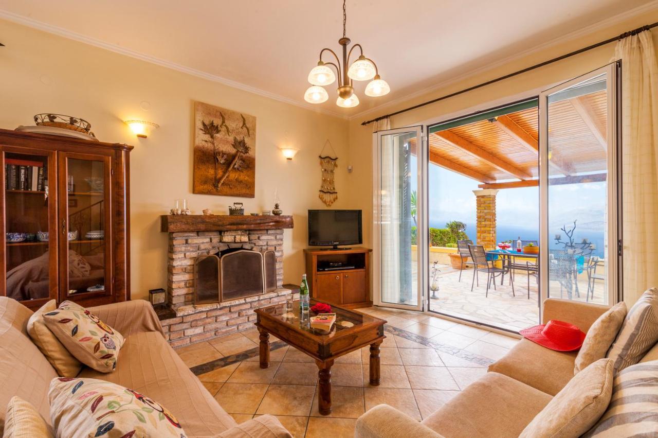 Beachfront Villa Victoras - With Private Beach 斯达林 外观 照片