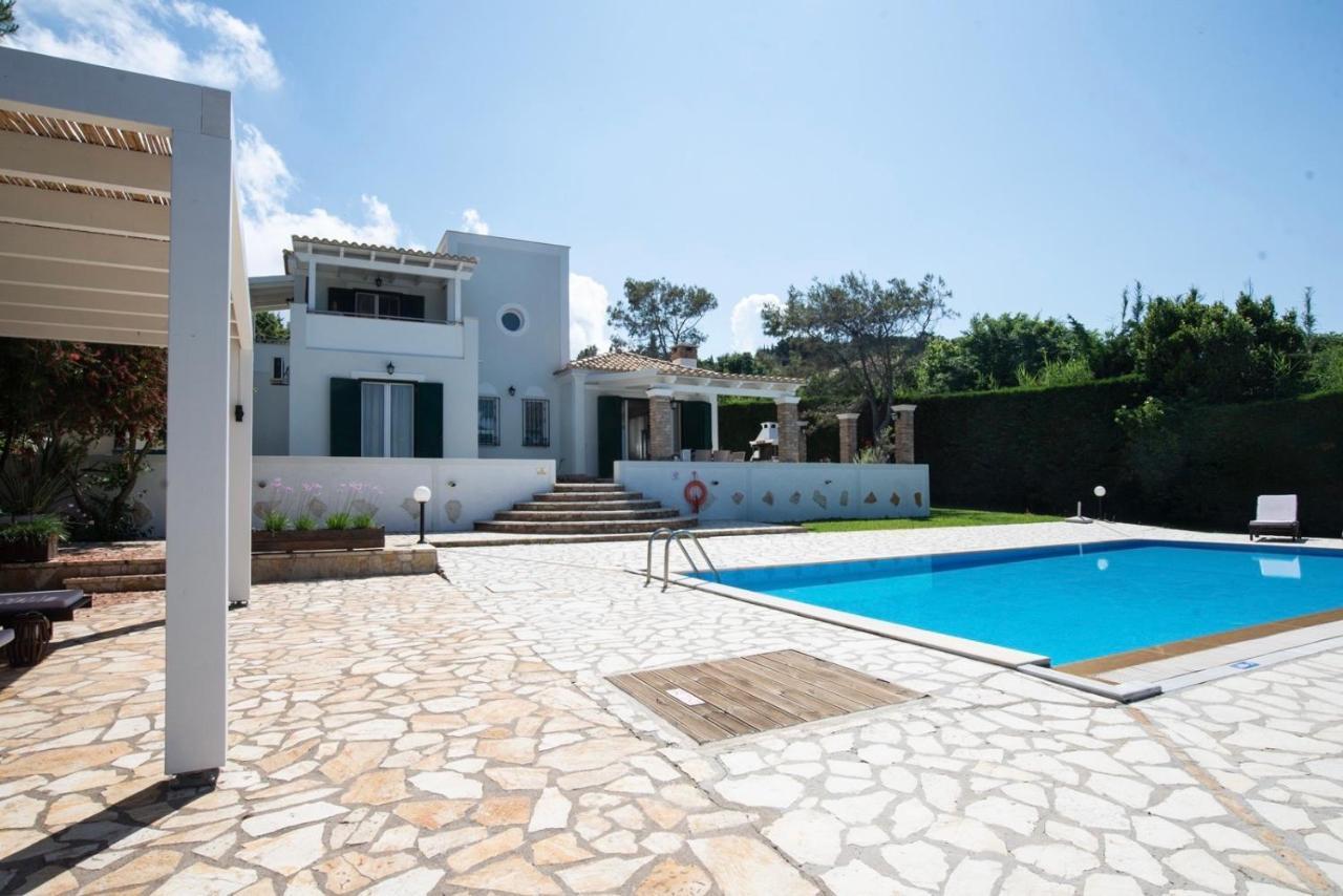 Beachfront Villa Victoras - With Private Beach 斯达林 外观 照片