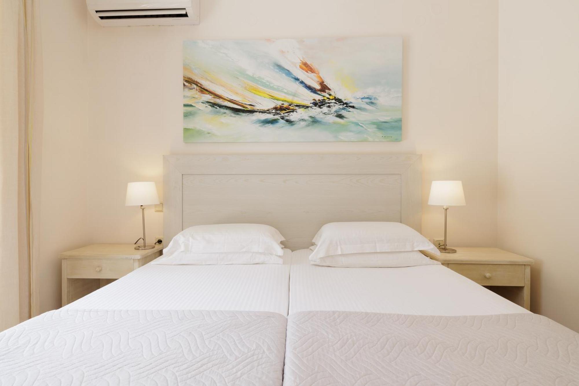 Beachfront Villa Victoras - With Private Beach 斯达林 外观 照片