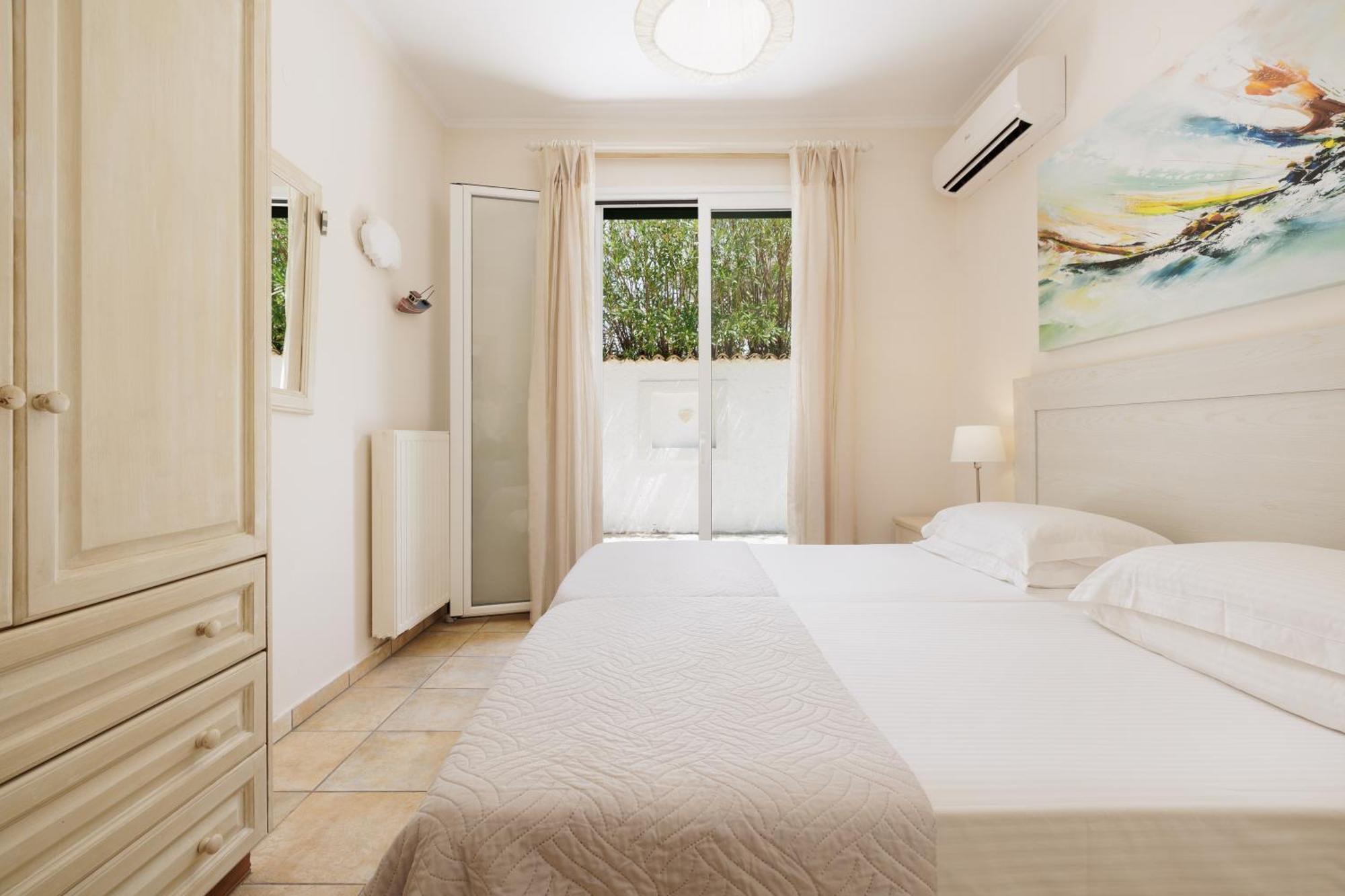 Beachfront Villa Victoras - With Private Beach 斯达林 外观 照片