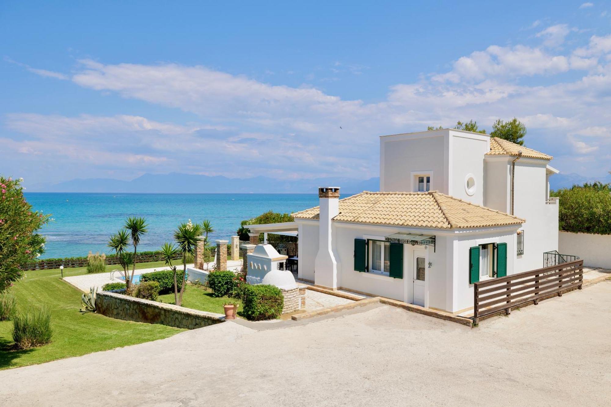 Beachfront Villa Victoras - With Private Beach 斯达林 外观 照片