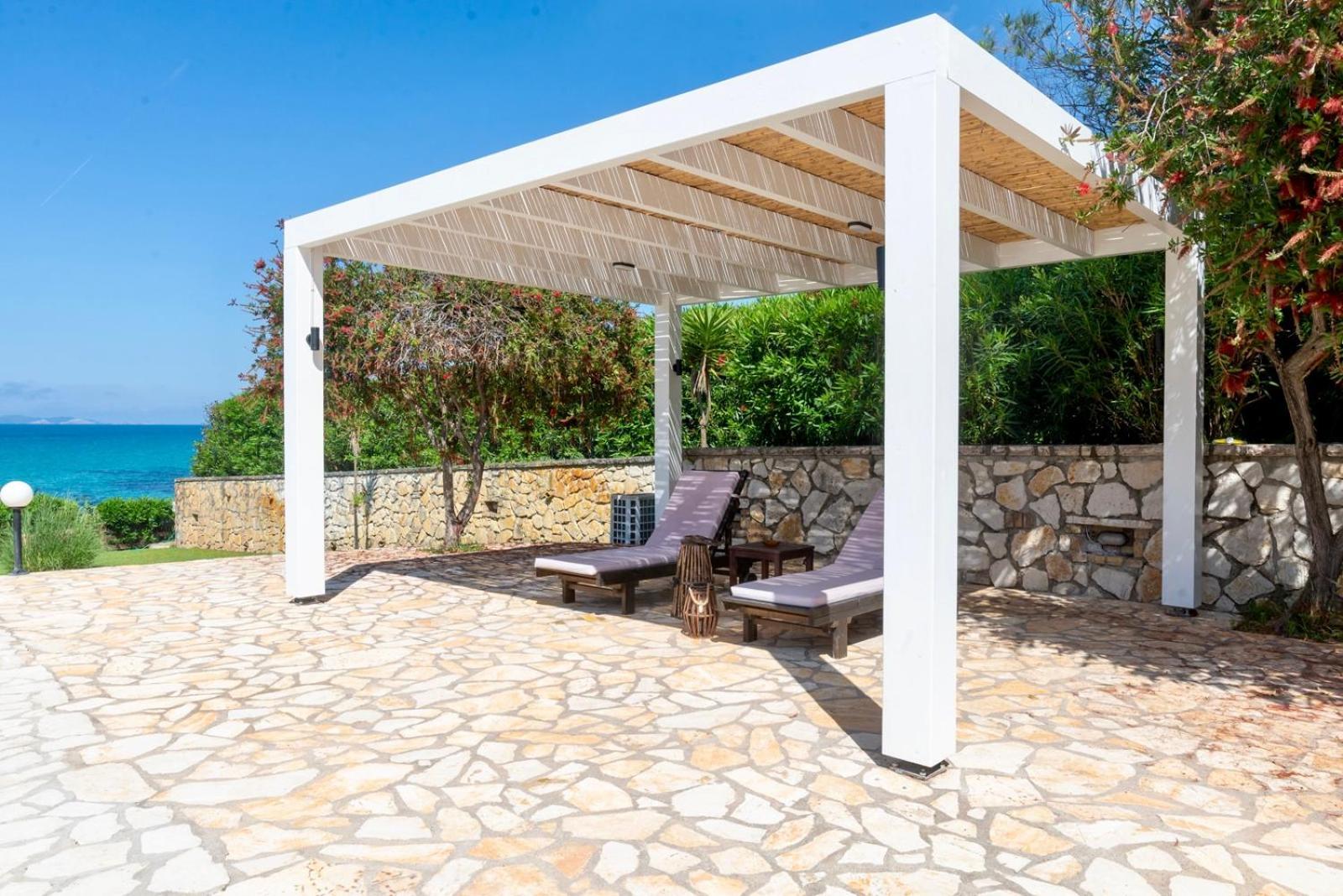 Beachfront Villa Victoras - With Private Beach 斯达林 外观 照片