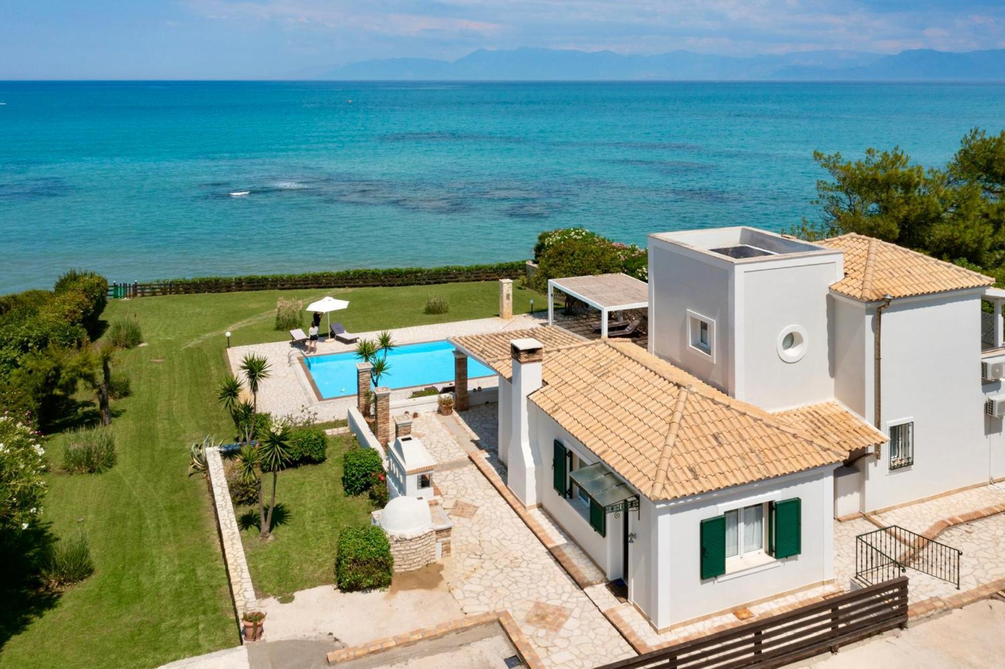 Beachfront Villa Victoras - With Private Beach 斯达林 外观 照片